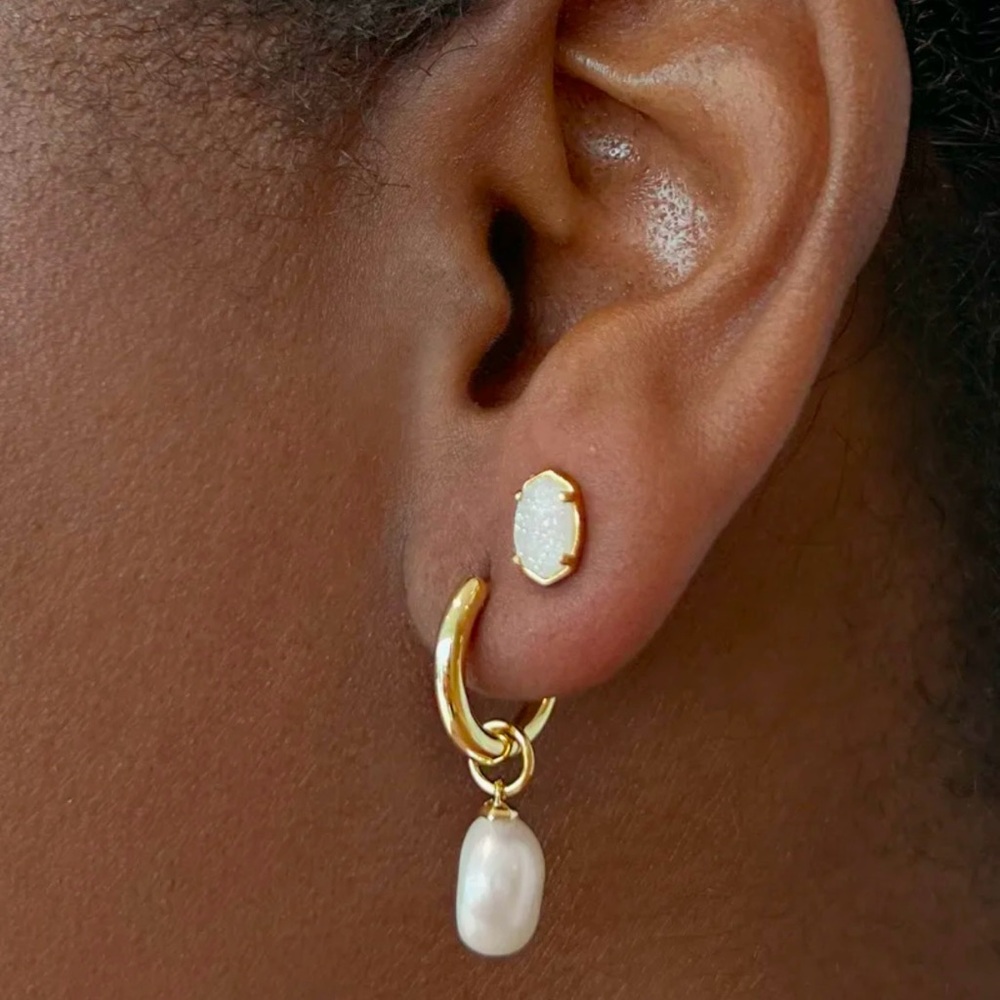 🧩 Emily Gold Stud Earrings in Iridescent Drusy by Kendra Scott